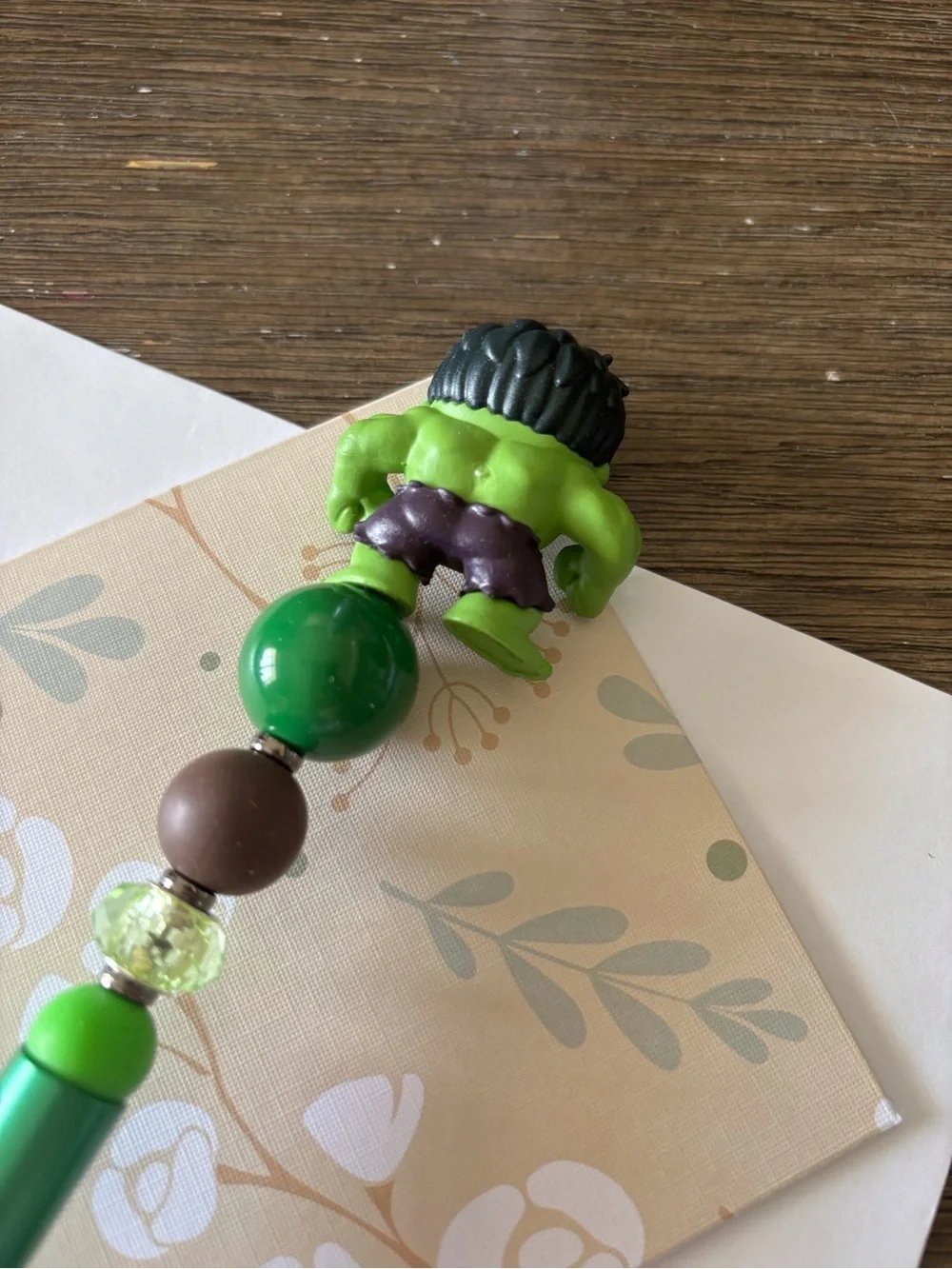Marvel Doorables: Hulk: Hulk handmade beaded pen